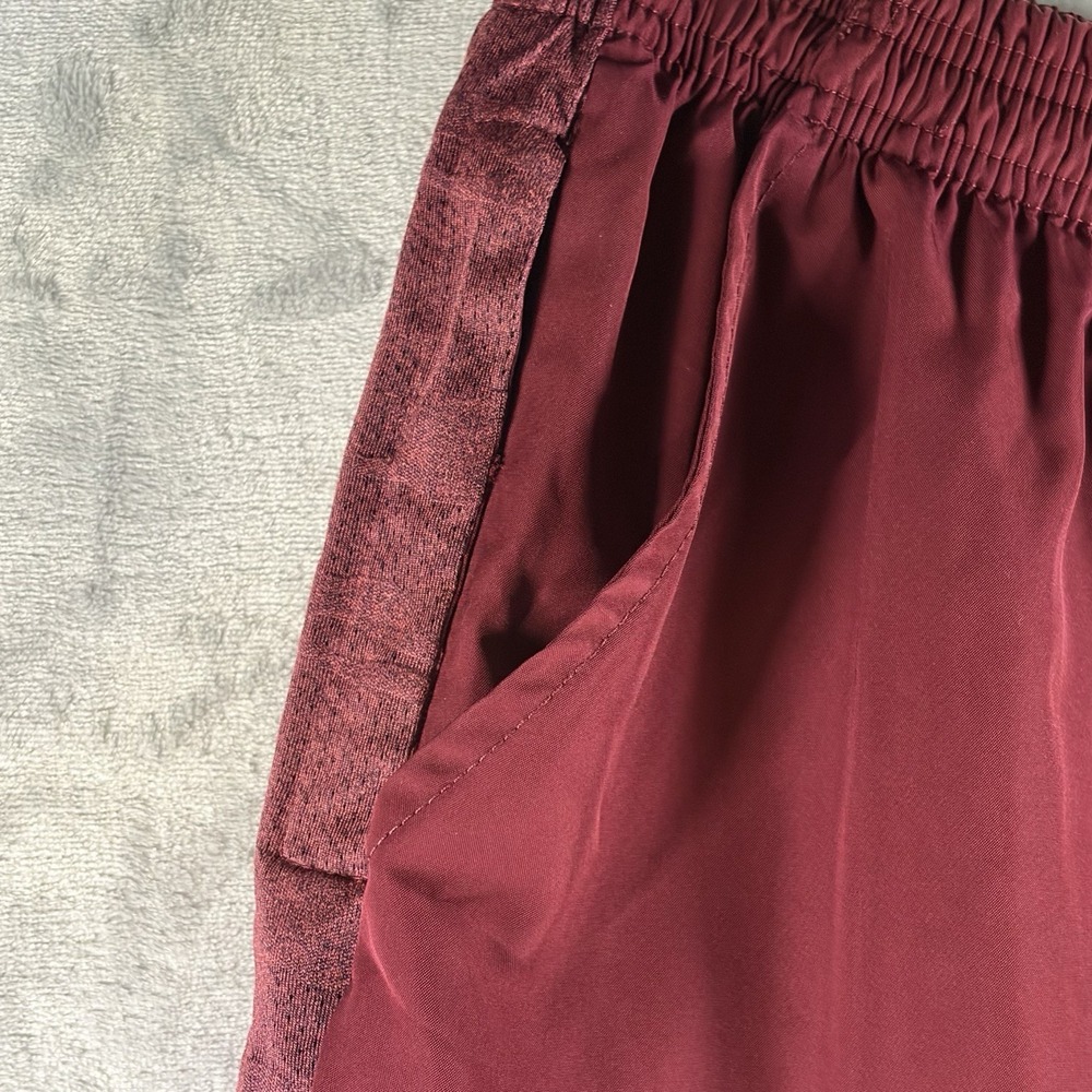 Danny Duncan Athletic Shorts Mens M Burgundy Elastic Waist Merch Polyester - Picture 4 of 8